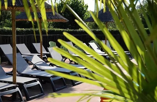 Laurac-en-Vivarais House | Flower Camping Saint Amand * - Mobile home Premium Patio 30m2 (2p-2ch), Clim, TV, dishwasher, bed 160, plancha, Nespresso 4 people
