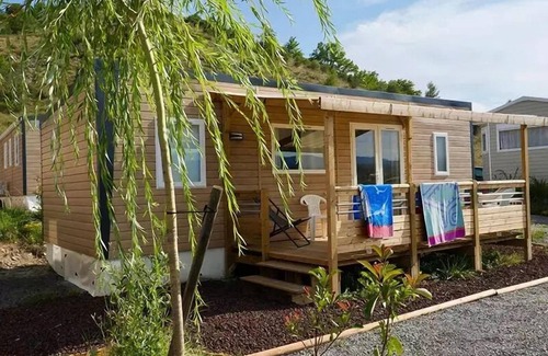 Laurac-en-Vivarais House | Flower Camping Saint Amand * - Mobile home Premium Patio 30m2 (2p-2ch), Clim, TV, dishwasher, bed 160, plancha, Nespresso 4 people