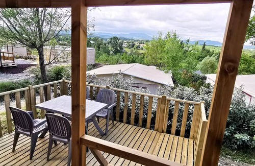 Laurac-en-Vivarais House | Flower Camping Saint Amand * - Mobile home Premium 33 m2 (4p-2ch), Clim, TV, dishwasher, bed 160, plancha, Nespresso 4 people