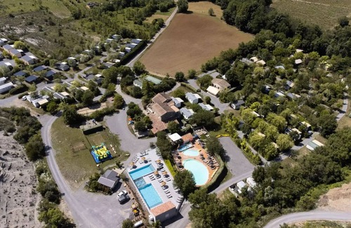 Laurac-en-Vivarais House | Flower Camping Saint Amand * - Mobile home Premium 30m2 (4p-2 ch), Clim, TV, dishwasher, bed 160, plancha, Nespresso 4 people