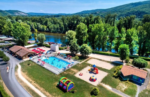 Souillac House | Flower Camping Les Ondines * - Mobil-Home Comfort 27m2 2 bedrooms + semi-covered terrace 18m2 + TV + CLIM 6 people