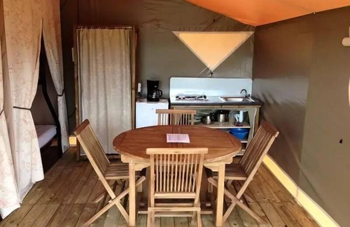 Brehemont House | Flower Camping Loire et Châteaux * - Standard Canvas Bungalow 3 Rooms 5 People Without sanitary facilities
