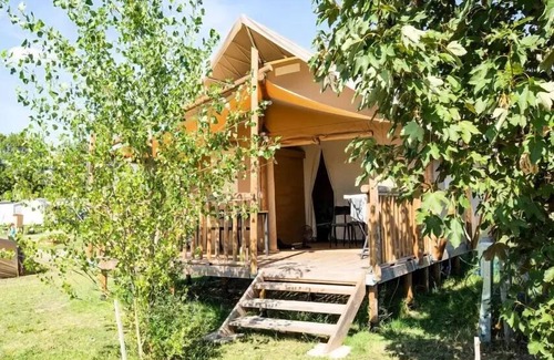 Brehemont House | Flower Camping Loire et Châteaux * - Lodge Toilet Comfort 25m2 (2 bedrooms) - with sanitary facilities - covered terrace 4 people