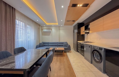 Cinarcik Apartment | Flower City Suites