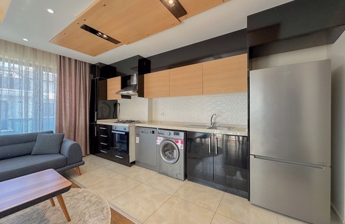 Cinarcik Apartment | Flower City Suites