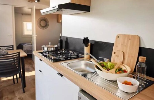 Les Ollieres-sur-Eyrieux House | Flower Camping Mas de Champel * - Homeflower Premium 30.5m² - 3 bedrooms + terrace + TV + Sheets + Towels + Air conditioning 6 people