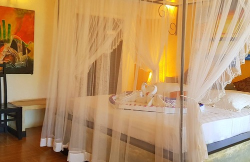 Weerawila House | Flower Garden Lake resort