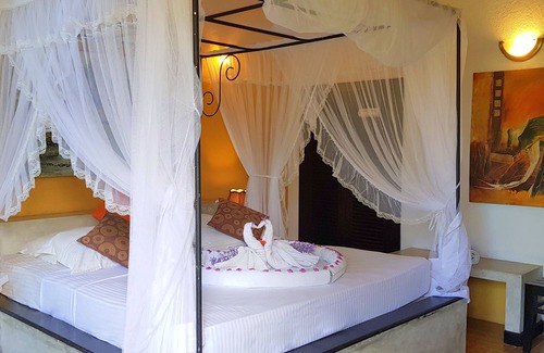 Weerawila House | Flower Garden Lake resort