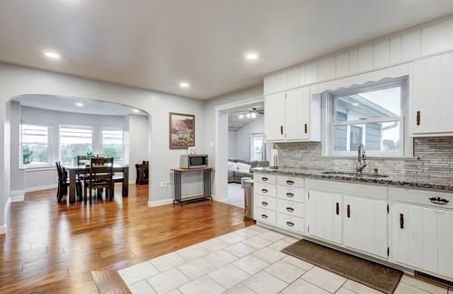 Gordonville House | Flower Patch Cottage Cozy& Family friendly Hot tub! 5bedroom & 4 bath