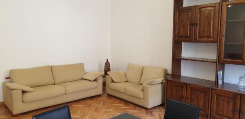 Roiano-Gretta-Barcola-Cologna-Scorcola Apartment | FLOWERS HOUSE - LA CASA DEI FIORI