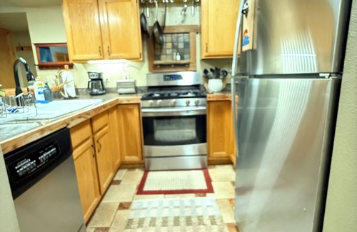 Edwards Condo | Fly Fish, Hike, Bike, Nightlife! Amazing 3 bedroom condo on Eagle River-Edwards!