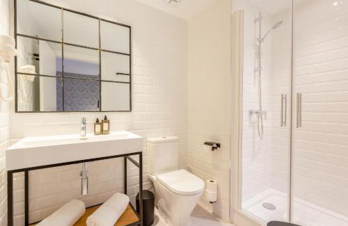 Barajas House | Fly Rooms Madrid Airport