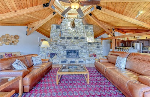 Louisa House | Flying Moose Lodge