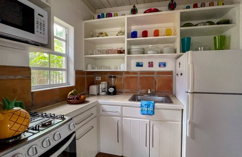 Governor's Harbour House | Folly & Guest House 6 Bedroom Home