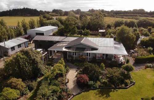 Invercargill Bed & Breakfast | Folster Gardens Bed and Breakfast