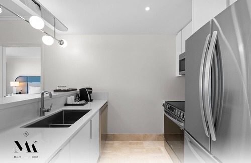 Mid Beach Apartment | FontaineBleau|1BR High Floor w/Ocean + City Views