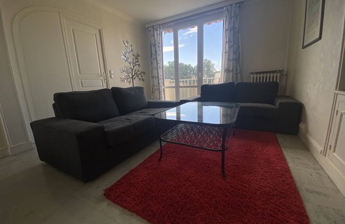 Fontainebleau Apartment | FONTAINEBLEAU - MODERN APARTMENT RENOVATED 2014 - CENTRAL - NATURAL LIGH