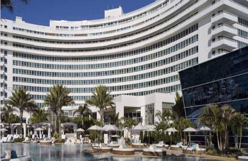 Mid Beach Condo | Fontainebleau Sorrento Oceanview Junior Suite with free parking