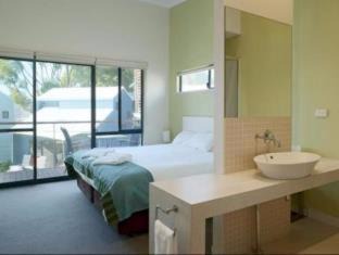 Preston Beach Resort | Footprints Preston Beach