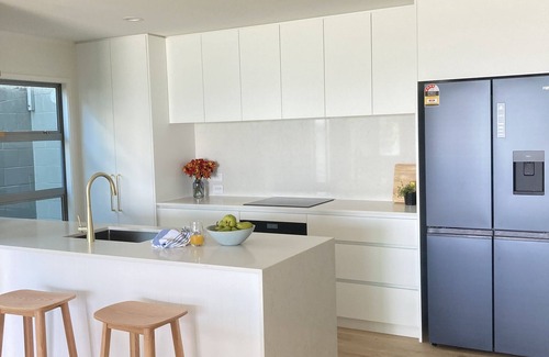 Clarks Beach House | Footsteps From The Beach, Auckland New Zealand