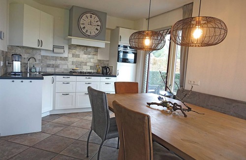 Lemele House | For families who love comfort and tranquillity