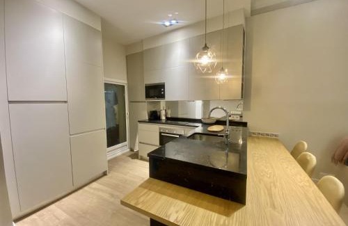Almagro Apartment | For You Rentals Apartment TEMPORAL with Beautiful Private Terrace in the Center of Madrid CAR19