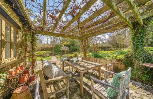 North Perrott House | Ford Cottage