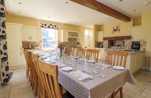 Buckton Cottage | FOREMAN'S HOUSE, family friendly, with open fire in Bridlington
