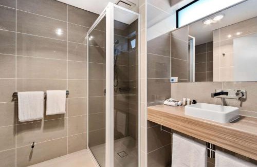 Lauderdale Hotel | Foreshore Hotel