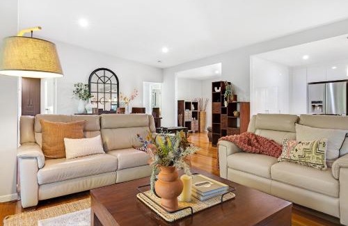 Maleny House | Forest Haven 2 BR Styled Modern Sanctuary at Maleny