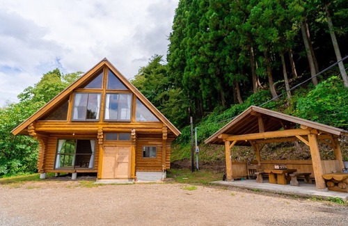 Gujo RV Rental | Forest House Capacity 8 people With separate/Gujo City Gifu