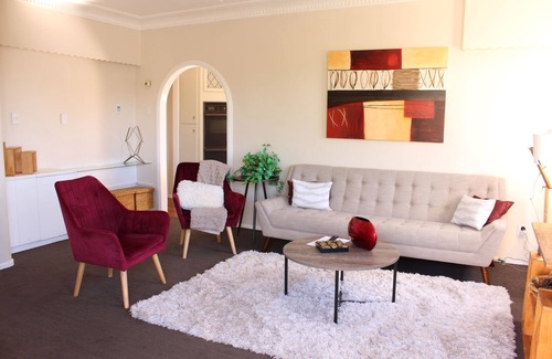 Hamilton North House | FOREST LAKE POINT