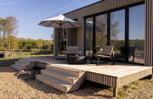 Zeewolde House | Forest Lodge w/Hot Tub