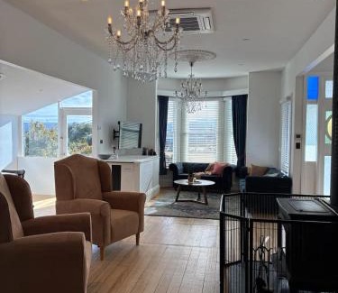 Trevallyn House | Forest Rd Haven with Tamar River Views