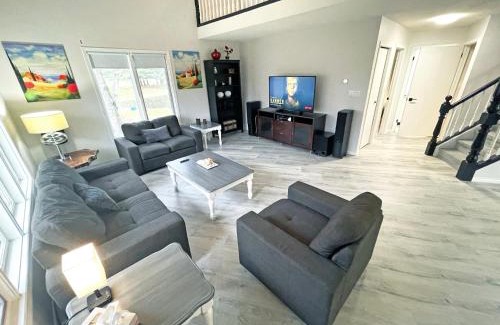 Cayuga House | Forest Retreat - Pool - Games - Fireside Joy