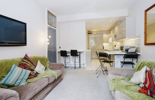 Old Town Apartment | Forest Road