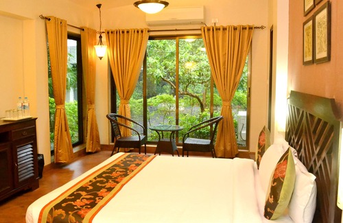 Khanvel Hotel | Forest Village Holiday Homes