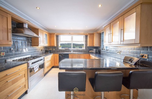 Ballycastle House | Forestside House - spacious house perfect for groups and families