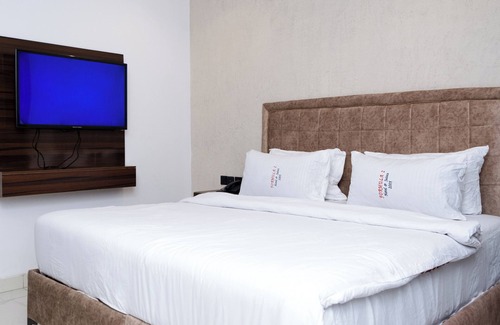 Oshodi-Isolo Hotel | Formula 2 Hotel and Suites