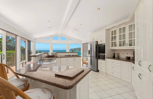 Forster House | Forster- Beachfront Views & Pool -Jewel of the Sea