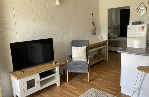 Forster Apartment | Forster Holiday unit - Short walk to Main Beach
