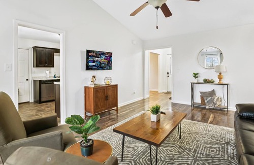 Oak Grove House | Fort Campbell Serenity: 3 Bedroom, Pet Friendly in a Cul-de-Sac
