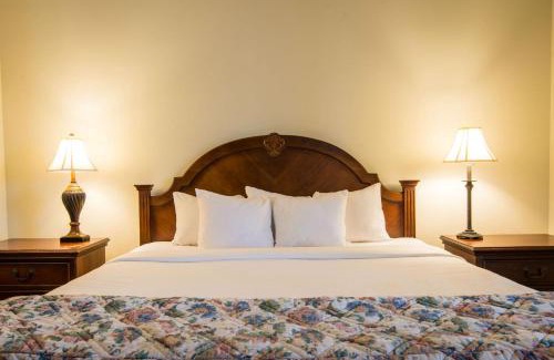 Indianapolis Resort | Fort Harrison State Park Inn
