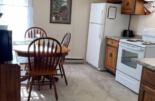 Le Roy Apartment | Fort Hill Hideaway Apartment-upper Not handicapped accessible.