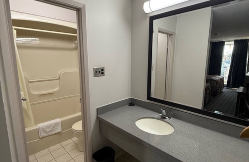 Mississauga Hotel | Fort York Motel