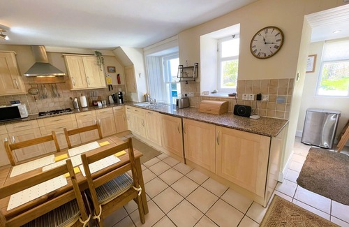 Pittenweem Apartment | Forth, seaside 3 bed apartment, stunning views, convenient, central location ,