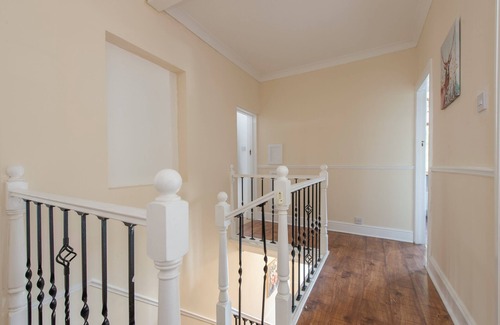 Shirley House | Fortified Stunning 5 Bedroom House - Croydon