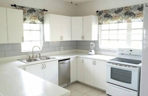 Estate Fortuna Hill House | Fortuna Bay Villa/Entire Apt/Walk to the Bay