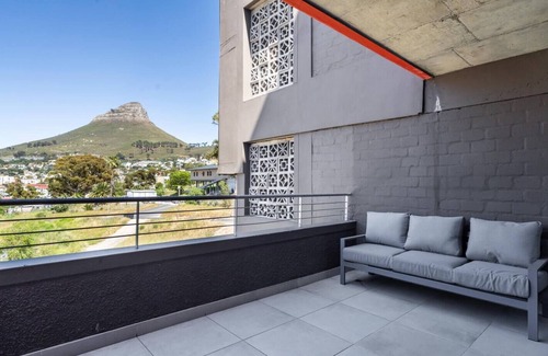Schotsche Kloof Apartment | Forty On L 607 by CTHA