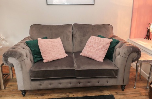 Tweedmouth House | FOUNDRY HOUSE, pet friendly, with hot tub in Berwick-Upon-Tweed